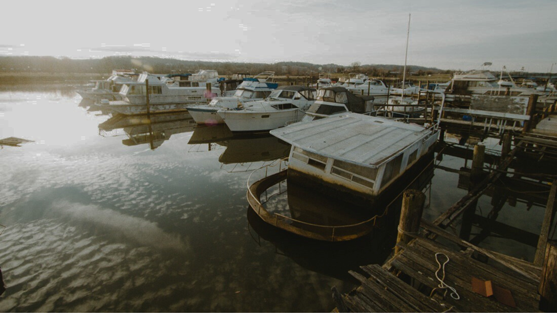 derelict boats in Anacostia